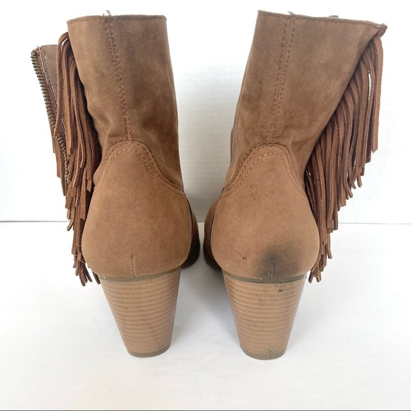Sugar Tuko Women's Tan Suede Almond Toe Block Heel Booties with Tassles Size 9M - Picture 10 of 11